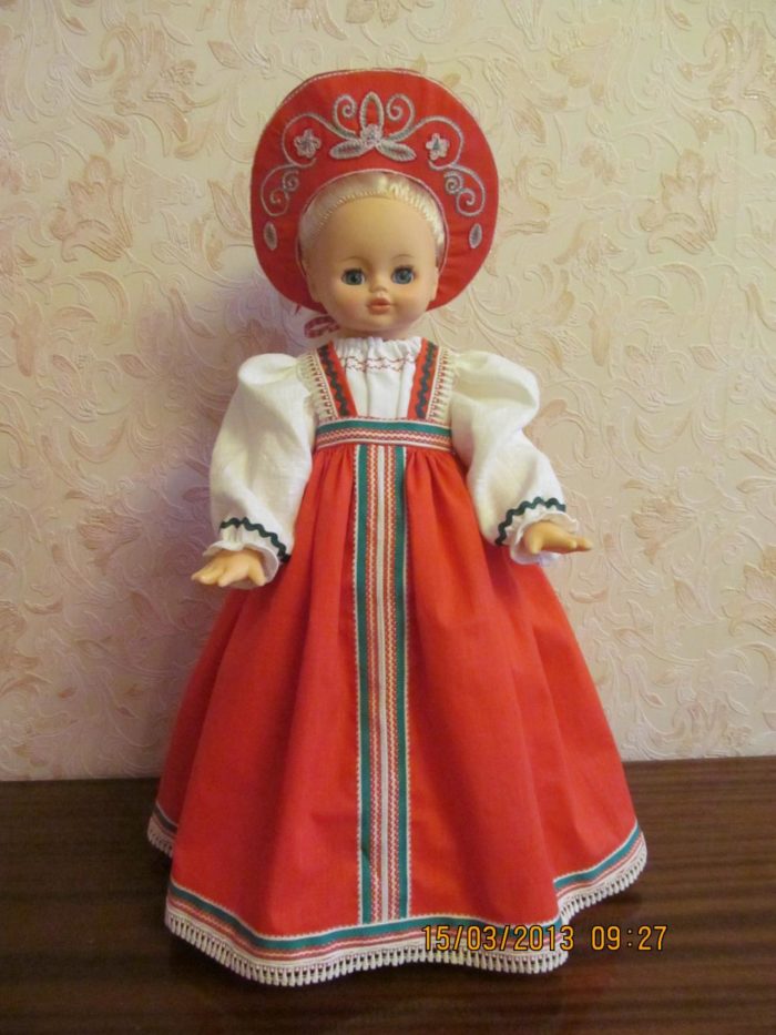Кукла в русском национальном костюме