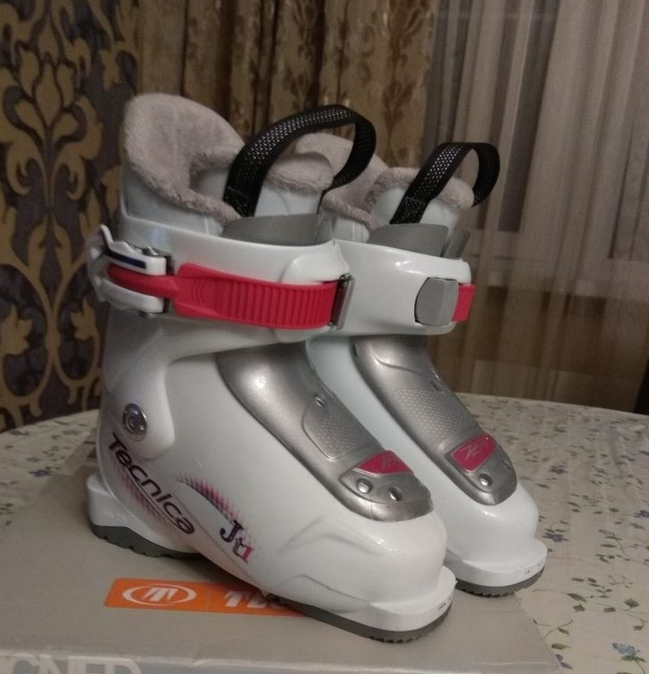 Детские ботинки для лыж белые с красным